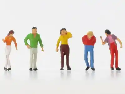 Vollmer 2353 personaggi scala N 1:160: set di 5 persone uomini e donne a passeggio Occasione