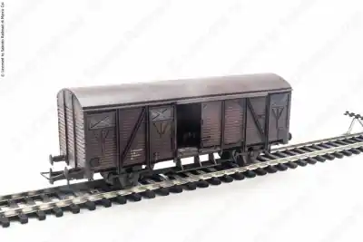 Super Prezzo SRM_t16b - H0 1:87 - Carro merci chiuso FS due assi con porta aperta e carico a vista invecchiato