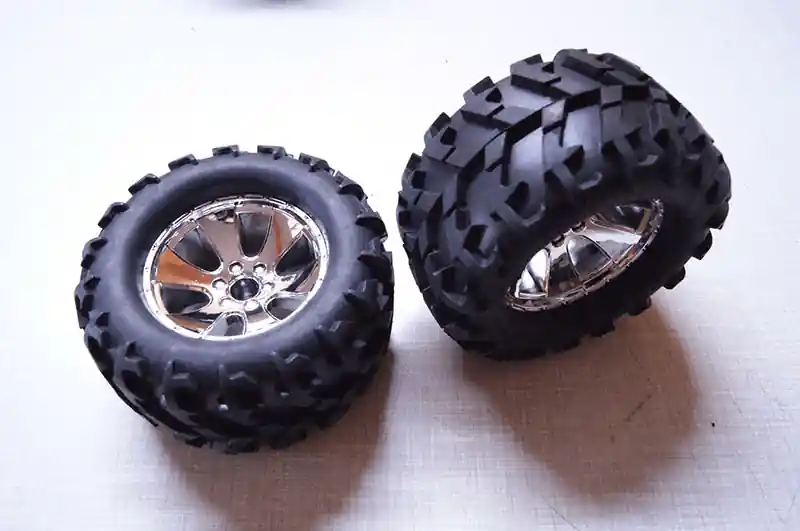BS904-15 BSD Racing Coppia Gomme Monster Cerchio Cromo (2) MTA4 Compra Online