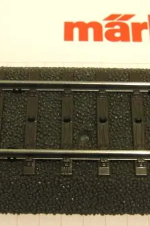 24064 MARKLIN HO-C Binario diritto. Lunghezza 64,3 mm. Offerta