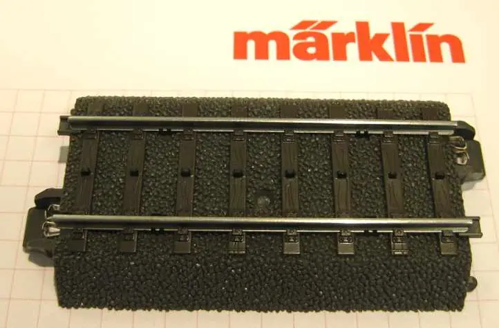 24064 MARKLIN HO-C Binario diritto. Lunghezza 64,3 mm. Offerta