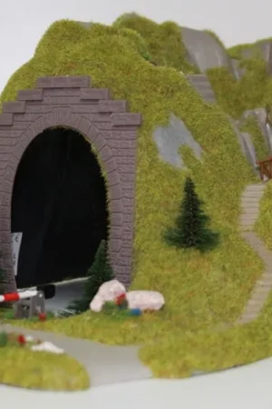 3018 Busch HO 1 87 Diorama con tunnel e passaggio a livello Promozione