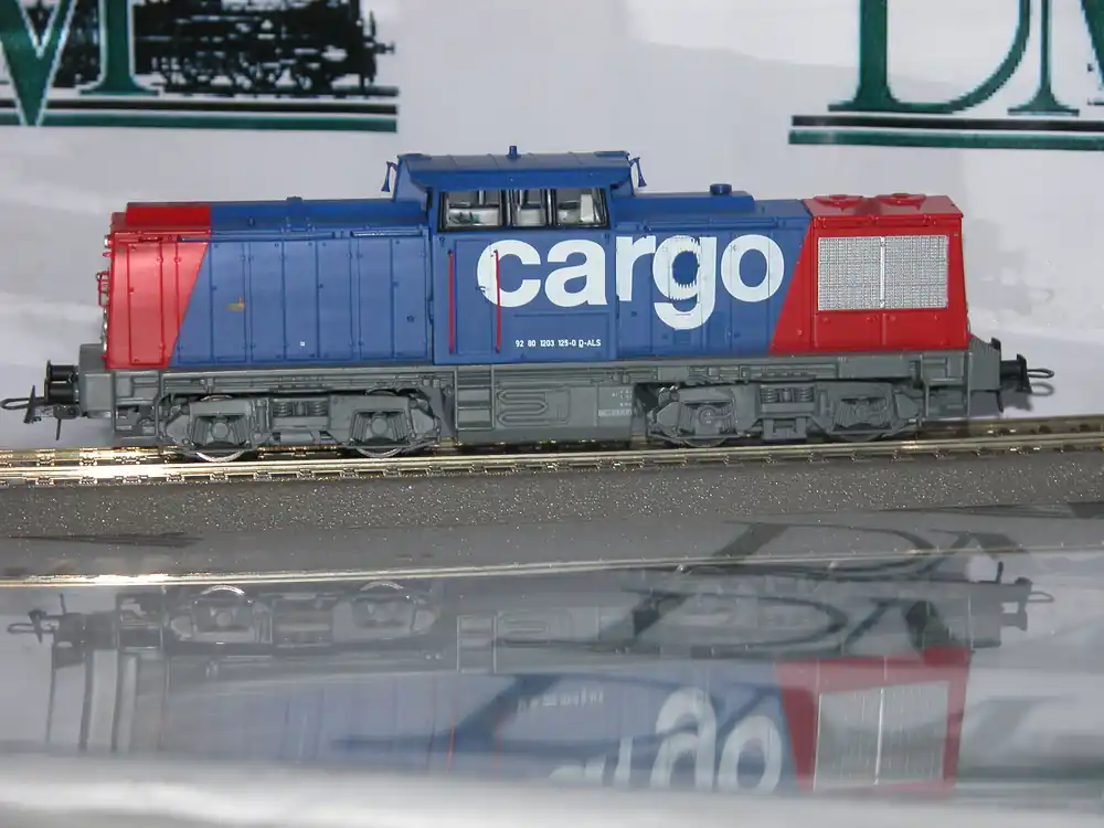 002a Roco HO Locomotore diesel BR203 cargo delle SBB ep. V analogico DC Prezzo Scontato