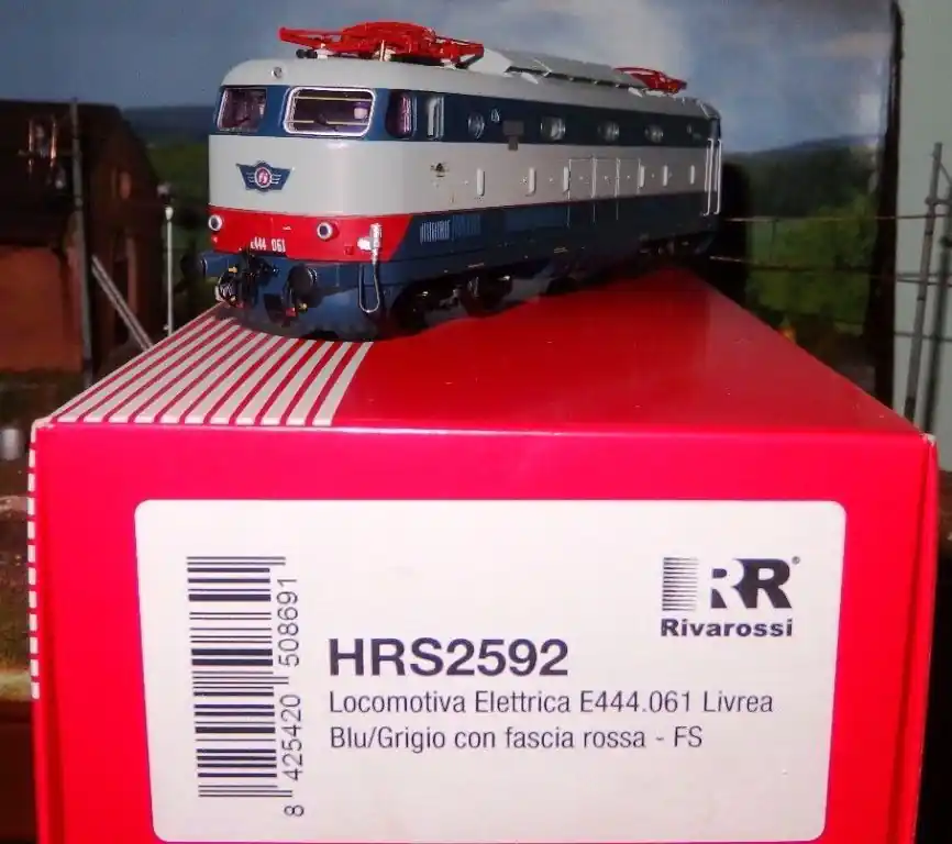 Ultime Pezzi HRS2592 rIVAROSSI E444 061 Seconda serie, con modanature, con baffo rosso