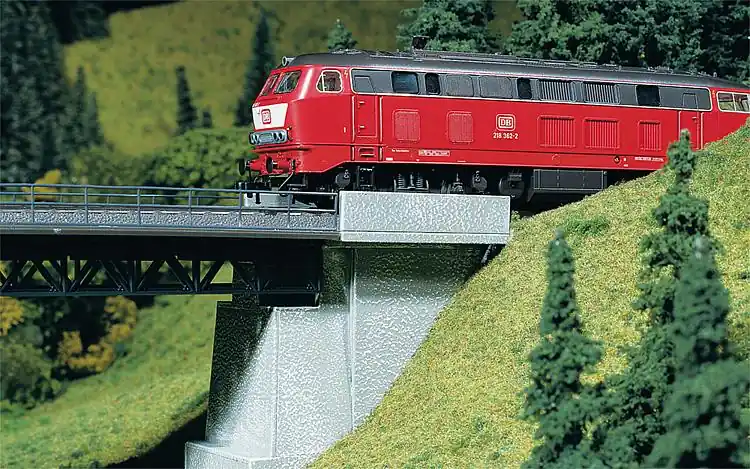 Vendita Finale 180403 Faller HO Ringhiera per ponti ferroviari 12 pz. totale mm.1820