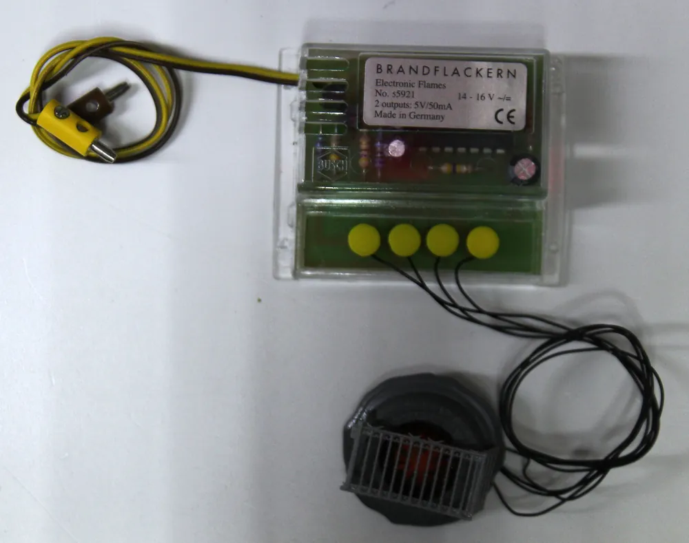 Acquista Ora 5921 Busch HO Dispositivo elettronico per effetto fuoco completo