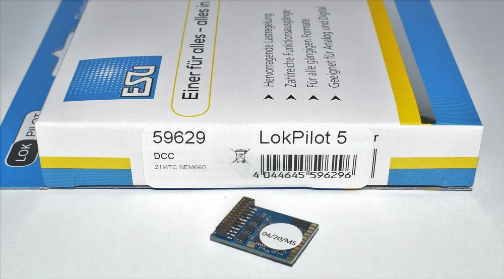 Must-Have 59629 Esu LokPilot 5 Decoder DCC con connettore 21MTC NEM660