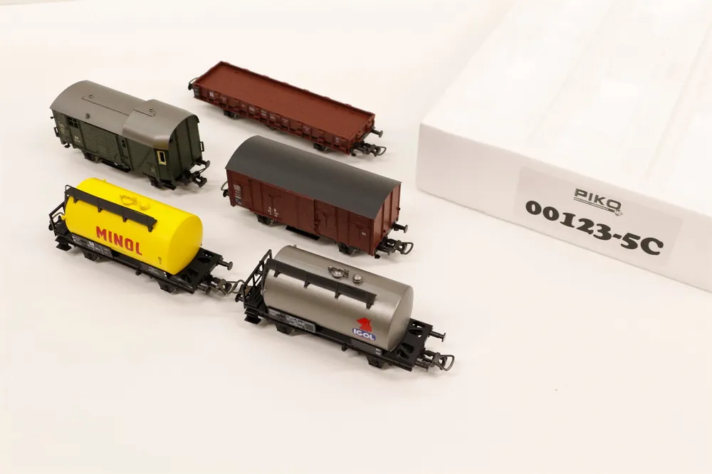 00123-5C Piko HO Set 5 carri misti a carrelli delle DR da start set nuovi Solo Oggi