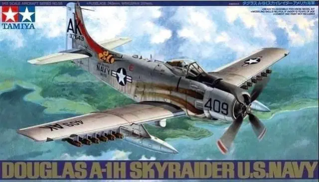 A-1H SKYRAIDER U.S. NAVY Pagamento Sicuro