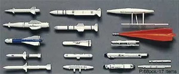 US Aircraft weapons IV - 1/72 - HASEGAWA X72-04 Solo Oggi